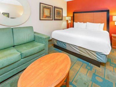 La Quinta By Wyndham Usf Hotel 3*