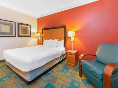 La Quinta By Wyndham Usf Hotel