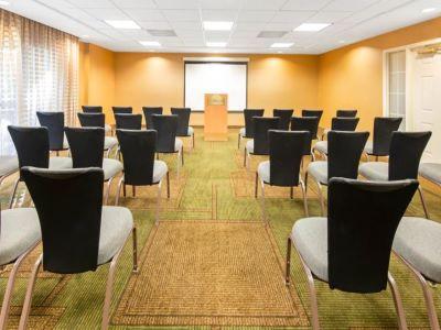 Hotel La Quinta By Wyndham Usf 3*