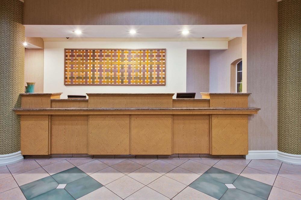 La Quinta By Wyndham Usf Hotel 3*